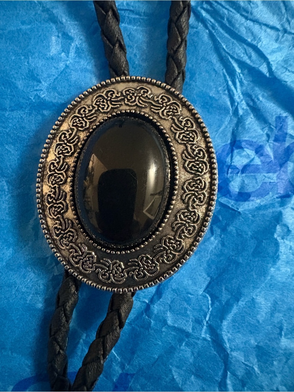 Black Oval Stone Western-Style Bolo Tie